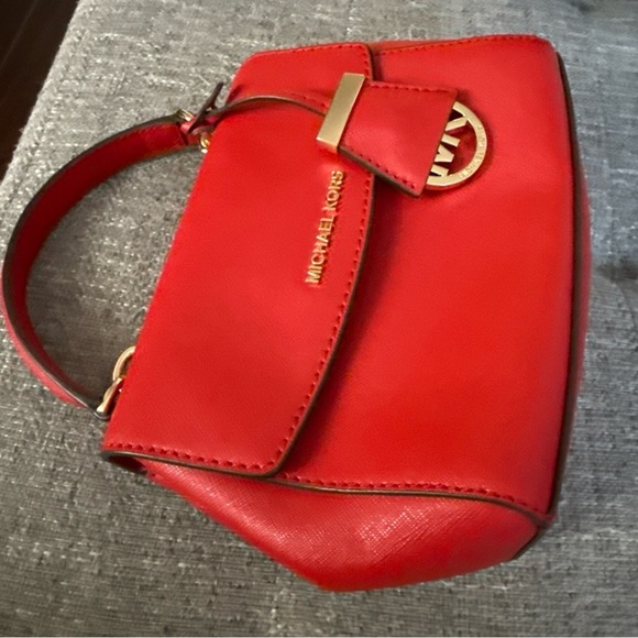 Michael Kors Nwt Scarlet Mini Bag crossbody never used!! - Picture 5 of 6